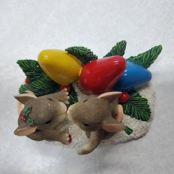 Charming Tails Figurine Collectible Kiss-Mas Lights - Picture 10 of 12